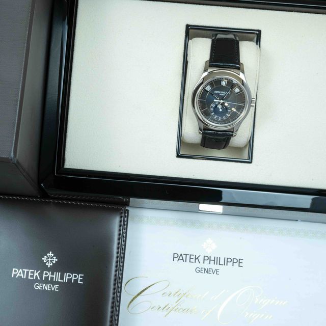 Patek Philippe Complications 5205G-013 Image 6
